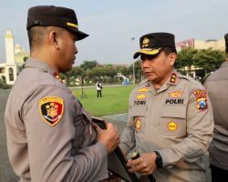Inovasi Ngaspol, Kapolsek Banyuates Polres Sampang Peroleh Penghargaan dari Kapolda Jatim