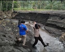 Polres Malang Distribusikan Bantuan Untuk Warga Terdampak Banjir Lahar Dingin 