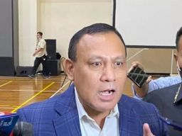 Firli Jadi Tersangka, Mantan Pegawai KPK Gelar Aksi Cukur Rambut