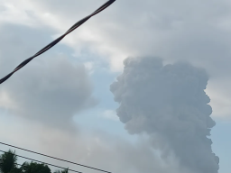 Semburkan Abu Vulkanik Setinggi 2.600 Meter, Gunung Dukono di Maluku Utara Meletus