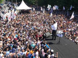 Kampanye di Maluku, Anies Bicara Soal Banyaknya Ketimpangan di Indonesia