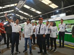 Menhub Tinjau Tiga Stasiun Kereta Api Jalur Selatan Jawa