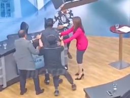 Pendukung Prabowo dan Ganjar Nyaris Adu Jotos Dalam Sebuah Acara di Stasiun Televisi