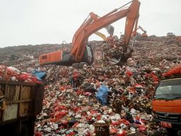 Aktivis Desak Transparansi Pengadaan Alat Berat di TPA Burangkeng