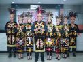 Senyum dan Semangat Insan BRI Mulyosari, Peringati Hari Kartini dalam Balutan Busana Khas Dayak