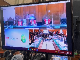 Saksi Korban Tragedi Kanjuruhan Melihat Banyak Suporter Nekat Turun ke Lapangan