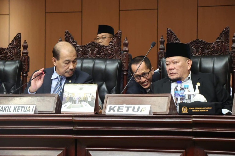 Dihadiri Raja-Raja Nusantara, Sidang Paripurna DPD RI Sepakati Penguatan Sistem Bernegara