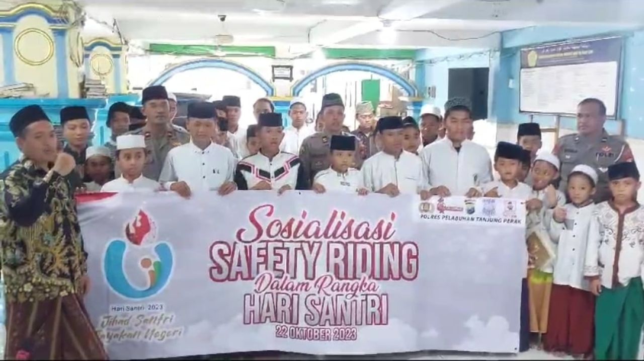Sambut Hari Santri, Polres Pelabuhan Tanjung Perak Ajak Santri Wani Berbudaya Tertib