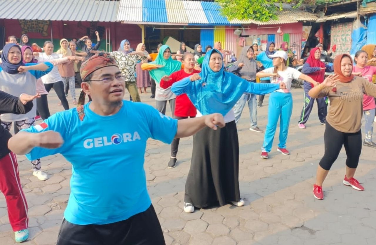 Warga Bubutan Surabaya Semangat Saat Senam Gelora Bersama Doddy Eka Putra