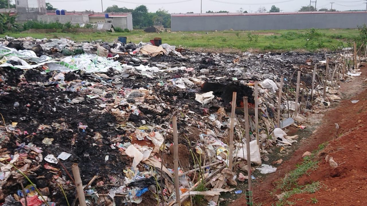 Kesal Lingkungannya Dipenuhi Sampah Liar, Warga Mengadu ke Bupati dan DPRD