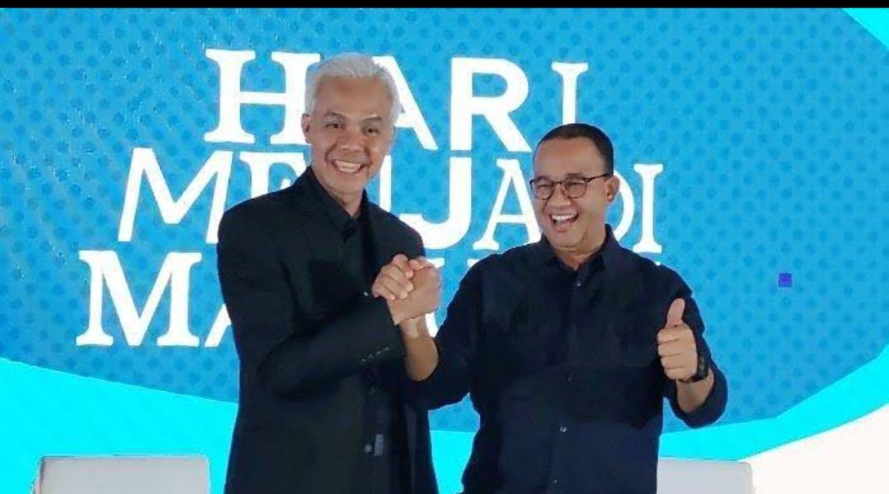 Pendukung Anies dan Ganjar Bersatu Suarakan Salam 4 Jari