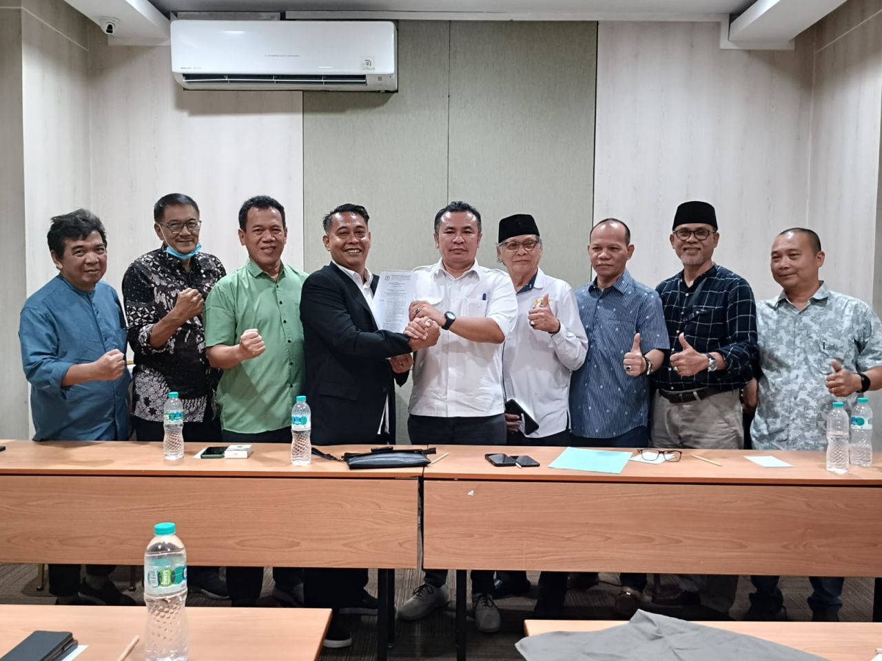 Kamar Dagang dan Industri (Kadin) Jawa Barat mengangkat Qadar Ruslan Siregar sebagai Penjabat (Pj) Ketua Kadin Kota Bekasi, hal itu berdasarkan Surat Keputusan (SK) Sikep/0231/DP/IX/2024