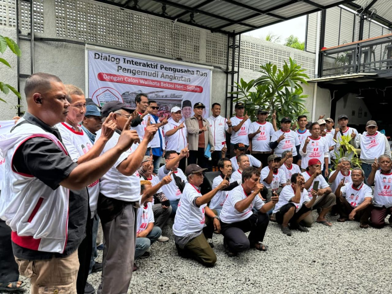 Organda Kota Bekasi beserta ratusan pengemudinya mendeklarasikan dukungan kepada pasangan Calon Wali Kota Nomor Urut 1