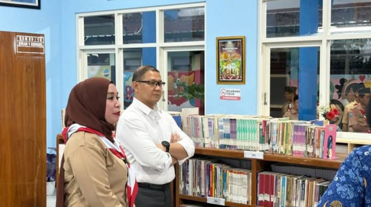 Kadindik Jatim Aries Agung Paewai Dorong Sekolah Mandiri Pangan Lewat Program “School Food Care”