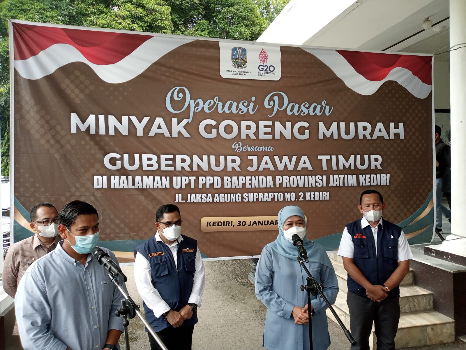 Gubernur Jatim Bersama Wali Kota Kediri Gelar Operasi Pasar Minyak Goreng