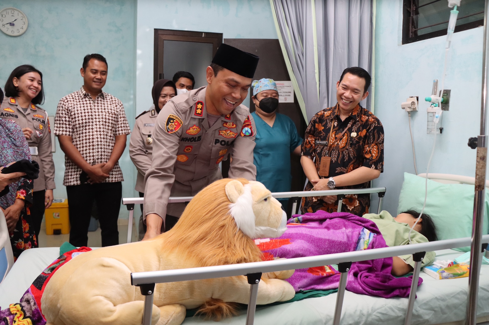 Usai Menjalani Operasi di RSUD, Kapolres Malang Kunjungi Lilik Aremanita Kalipare